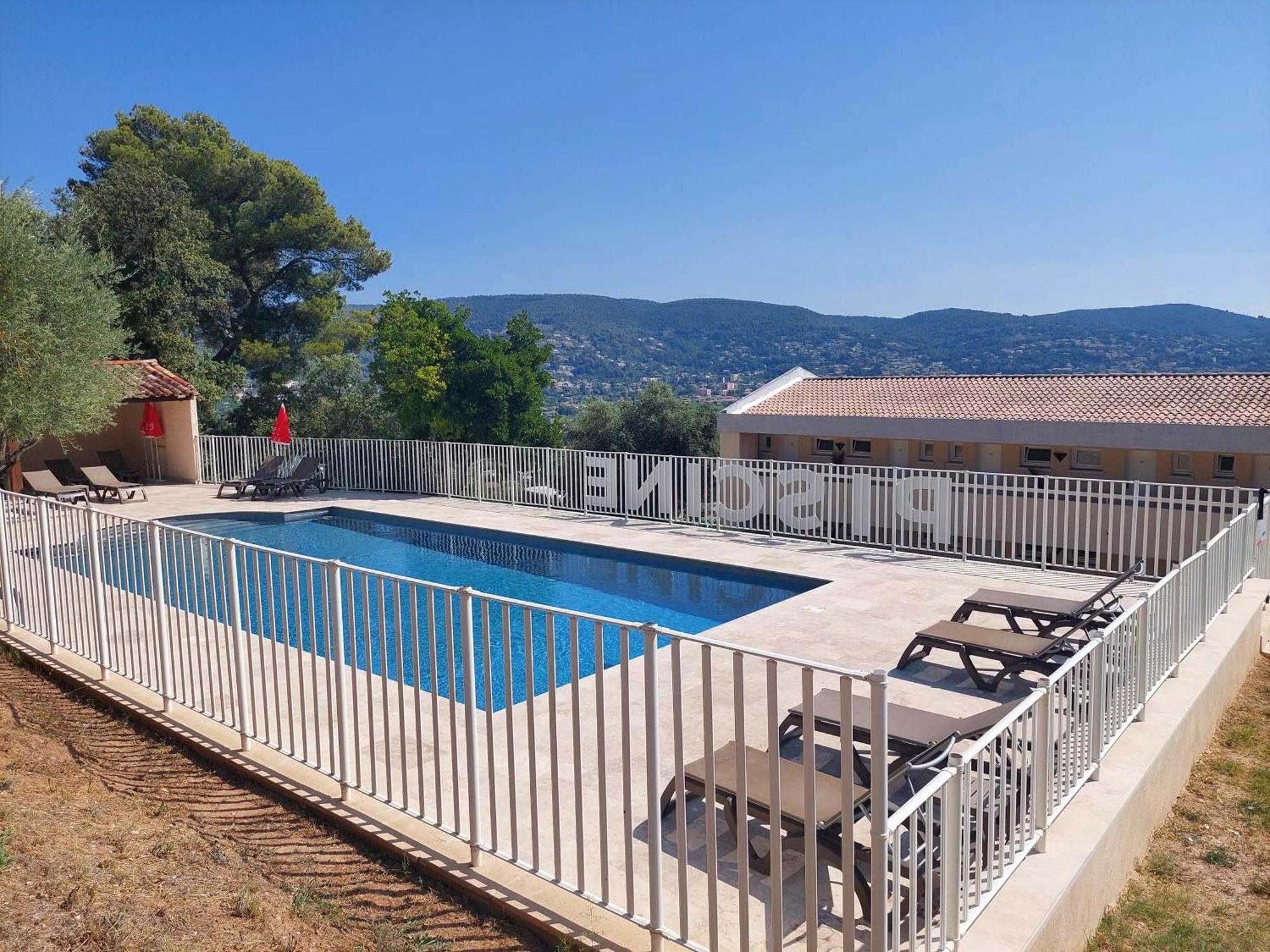 Logis Hotel Le Col De L'Ange Draguignan Exterior photo