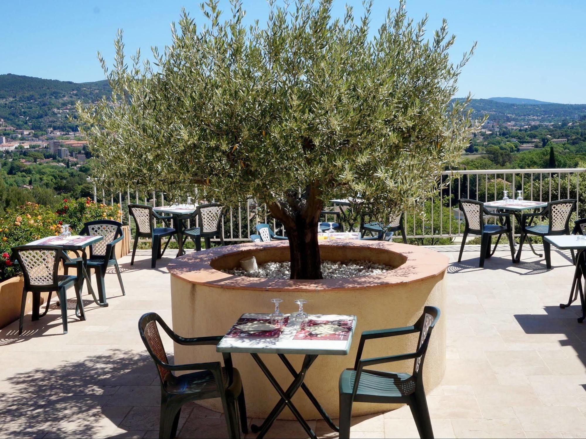 Logis Hotel Le Col De L'Ange Draguignan Exterior photo